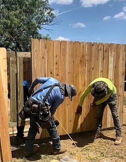 LJS PRO CONTRACTORS SERVICE FENCING